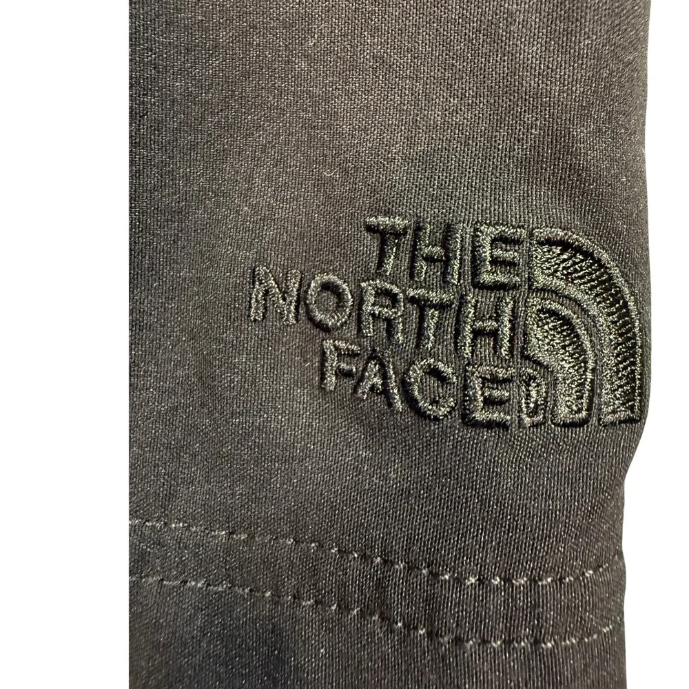 The North Face Mens Black Cargo Shorts XXL Elastic Waist Hiking Utility Shorts